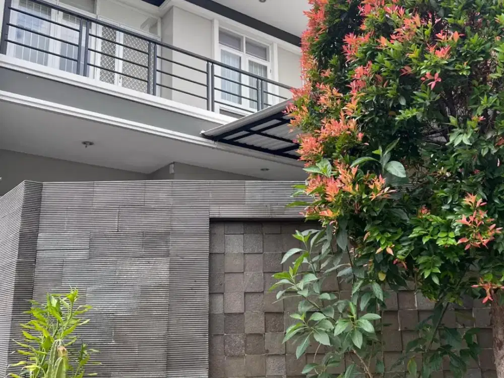 DIJUAL Rumah 2 Lantai dengan Desain Pribadi yang Sudah di Renovasi di Walet Permai, PIK 1, Jakarta Utara