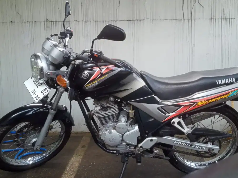 Barang simpanan, semuanya bawaan pabrik, satu tangan