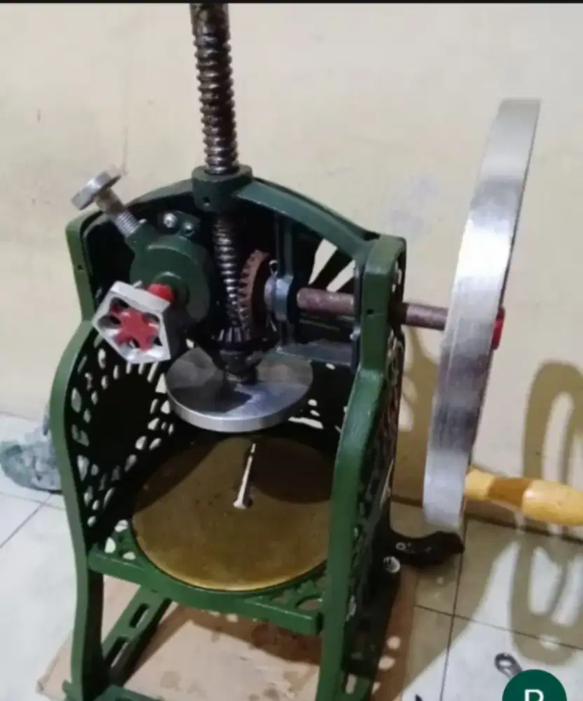 Mesin serut batu es