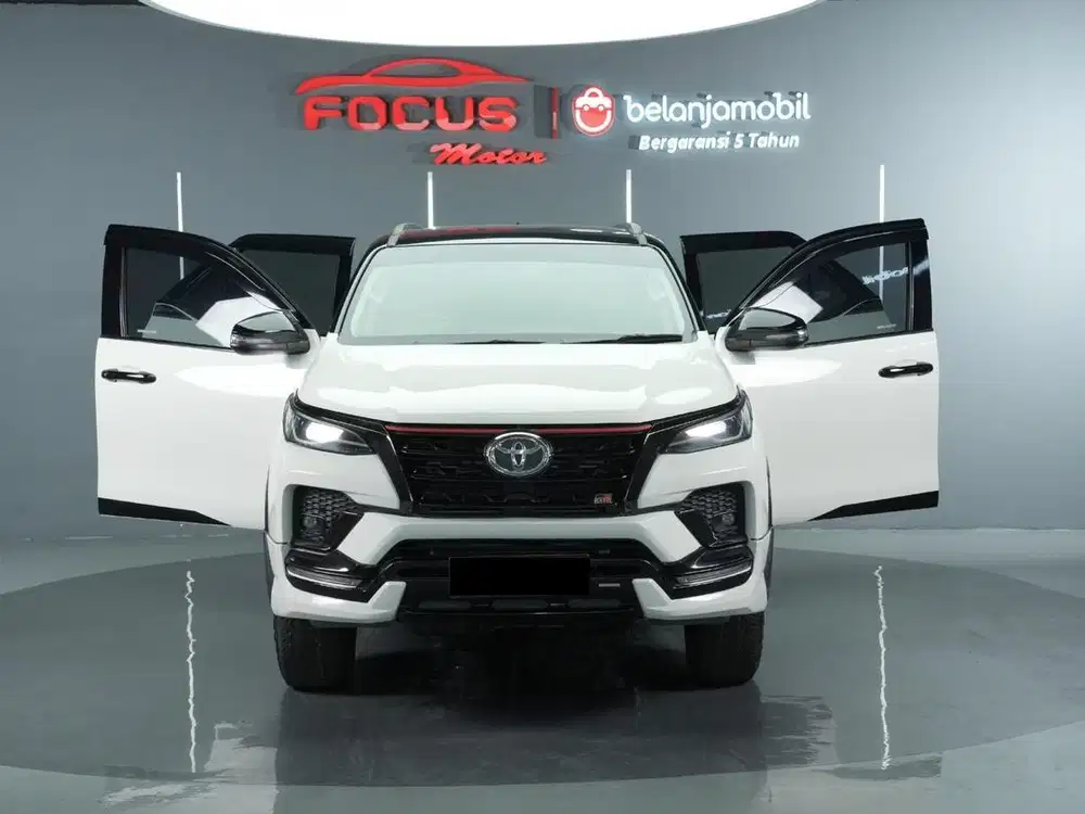 Toyota Fortuner 2,4 VRZ Tetradrive 4x4 Tipe G Diesel AT Putih NIK 2021