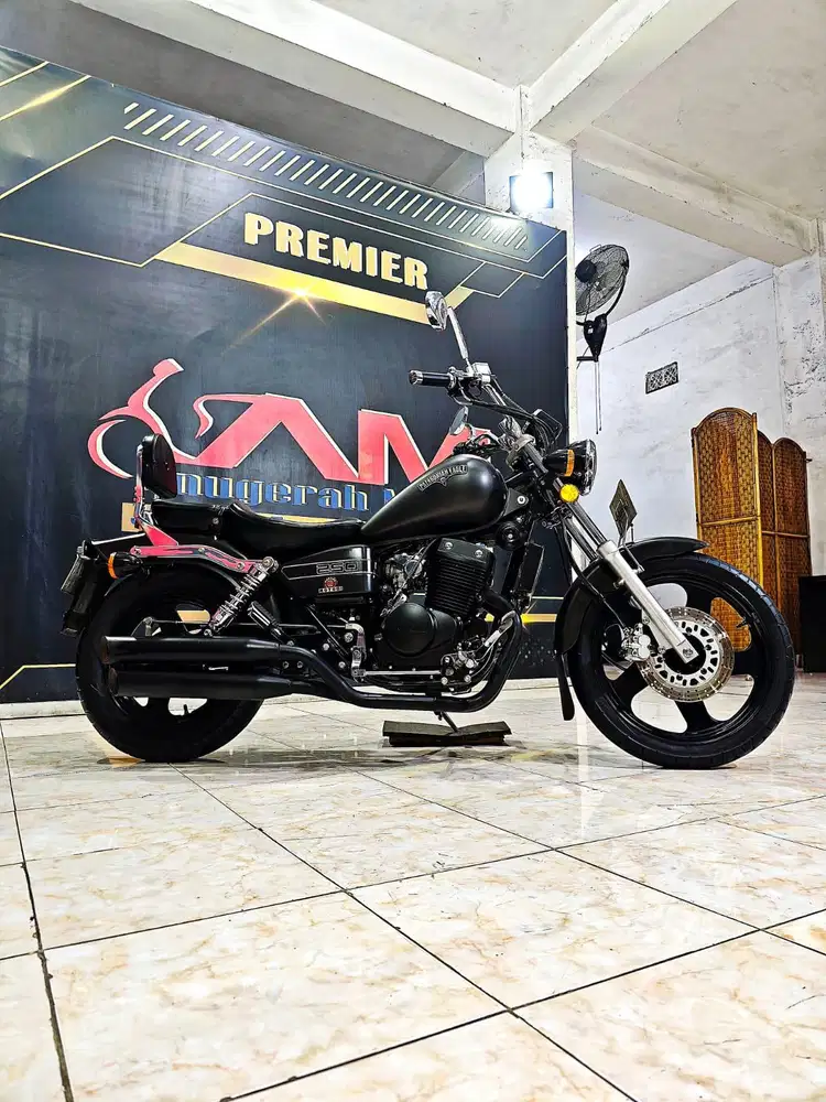 Beneli Patagonian Eagle 250cc Black Matte Th 2023. Anugerah Motor