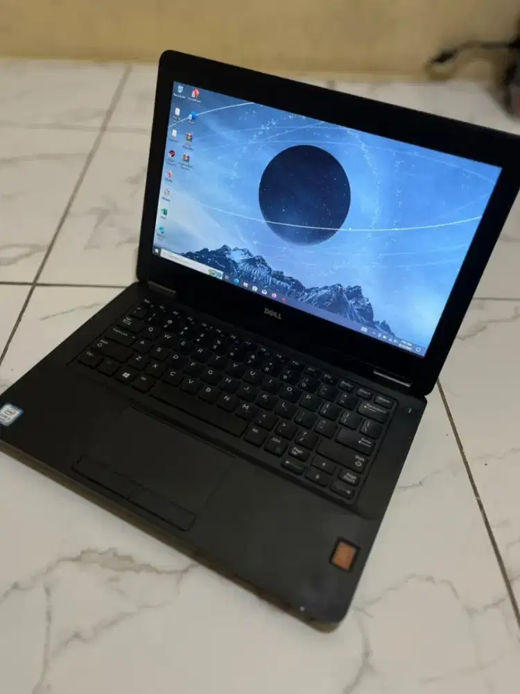 DELL LATITUDE E5270 CORE i5 GEN 6 RAM 4GB SSD 128GB