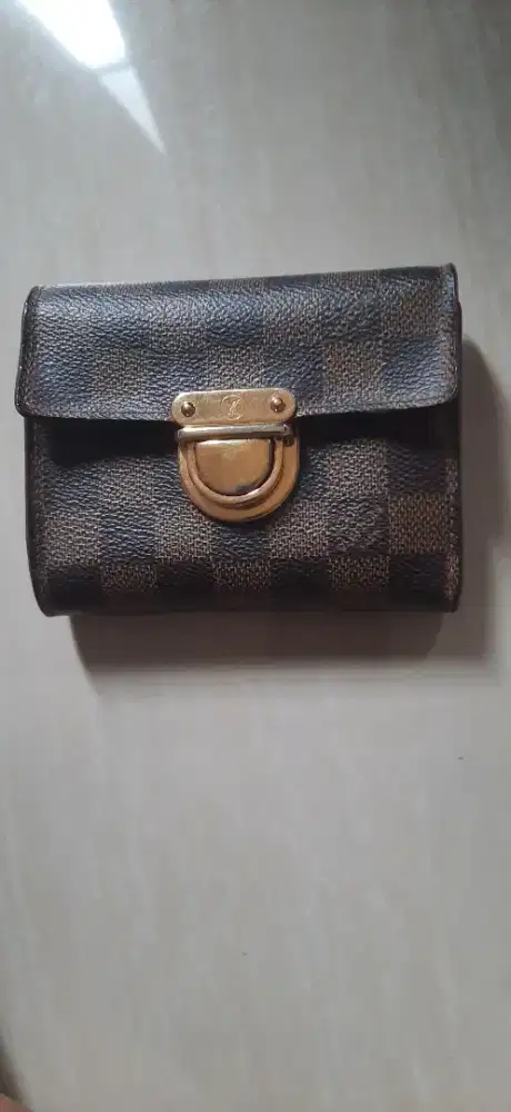 Dompet lipat LV made in Spain