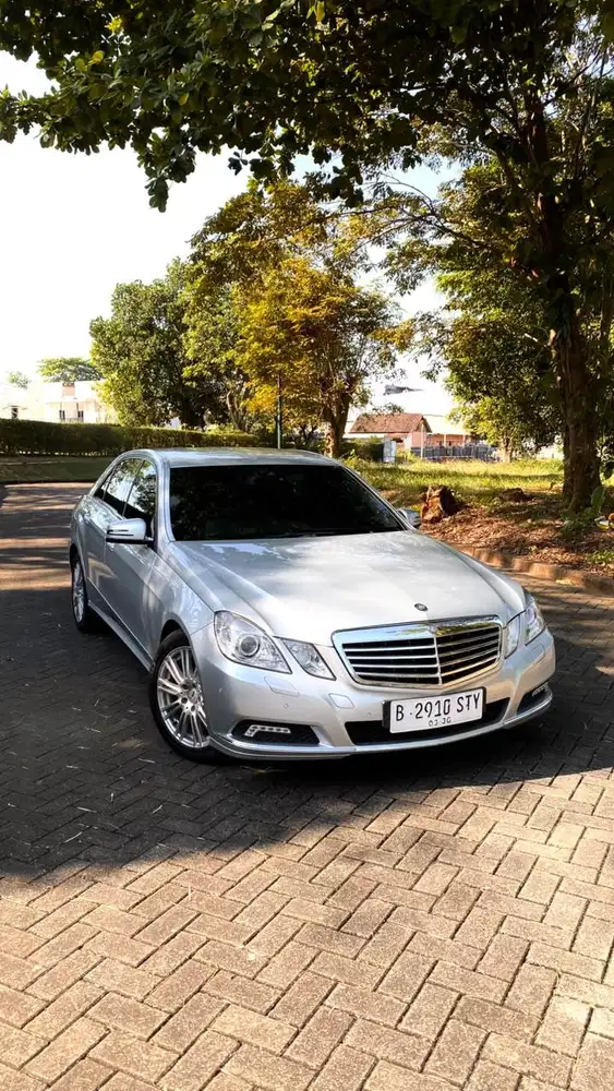 TERMURAHH! MERCY E300 ELEGANCE AT 2010 ANTIK, KM RENDAH, ORISINILL!!