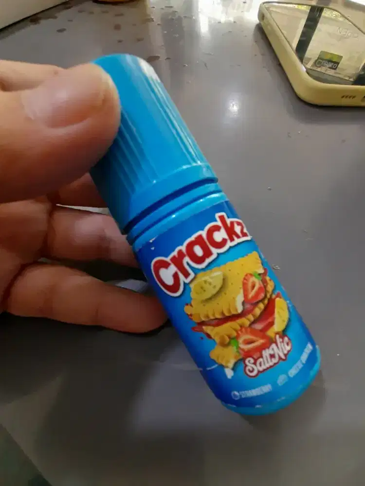 Karyawan toko Vape khusus wanita