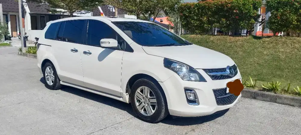 Mazda 8 facelift 2015 Mint Condition
