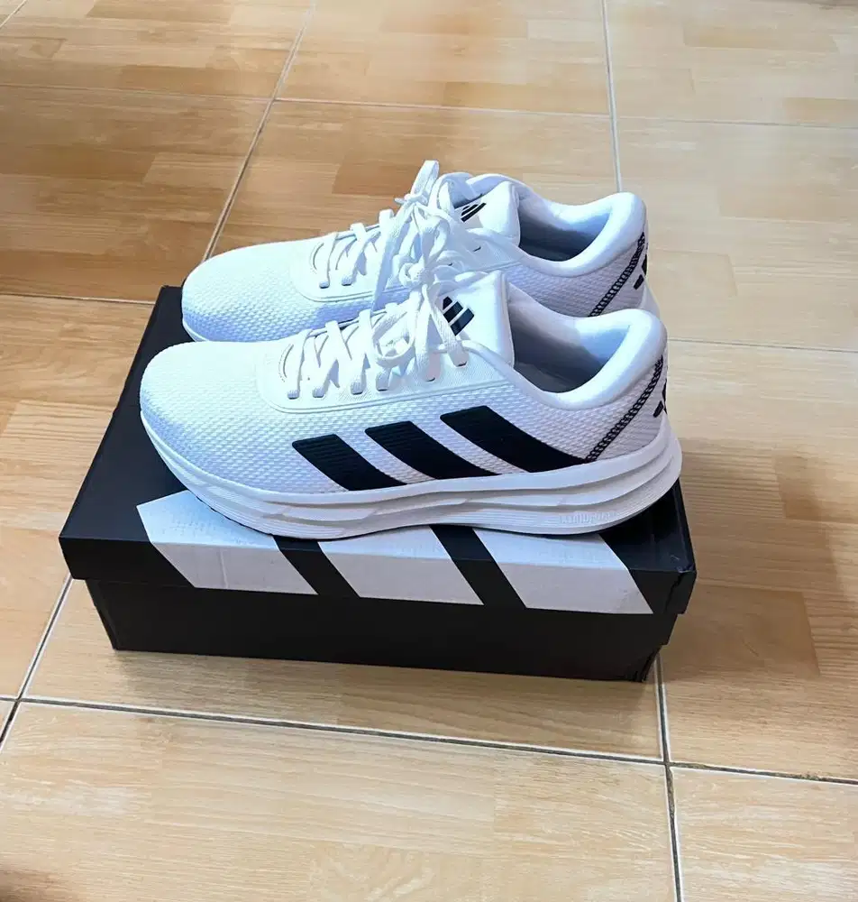 sepatu runnung adidas galaxy 7