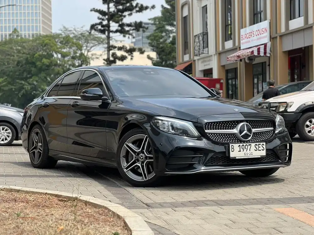 [LOW KM] Mercedes-Benz C300 2.0 AMG Bensin-AT 2020 NIK 2019