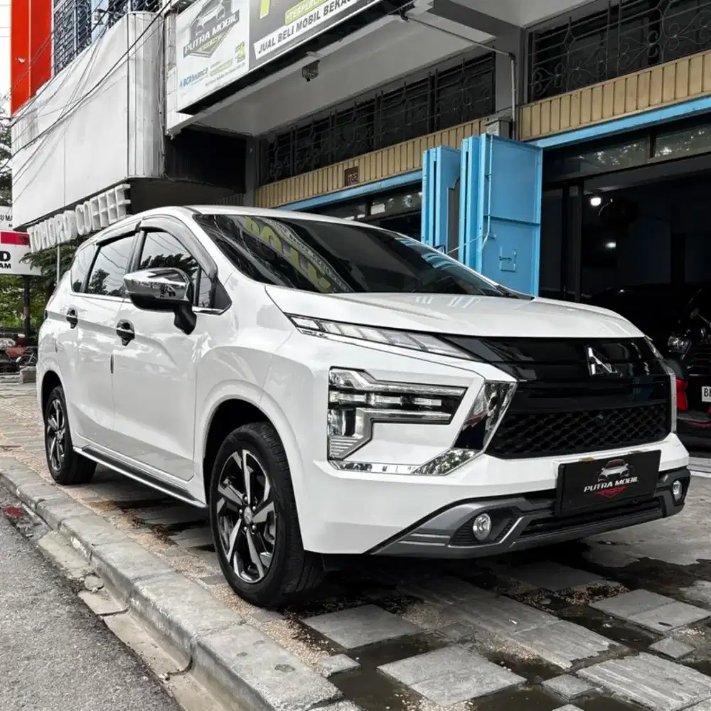 Mitsubishi Xpander Ultimate Facelift (Camera 360) CVT 2024 Putih
