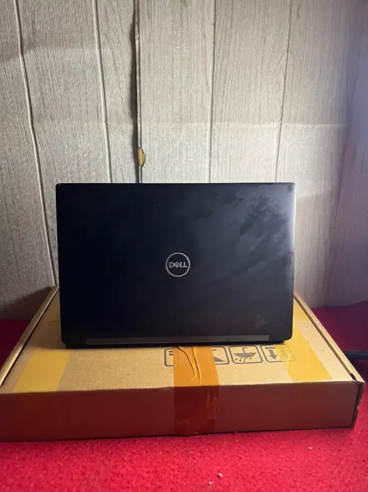 DELL LATITUDE 7390 CORE i7 GEN 8 RAM 8GB SSD 128GB