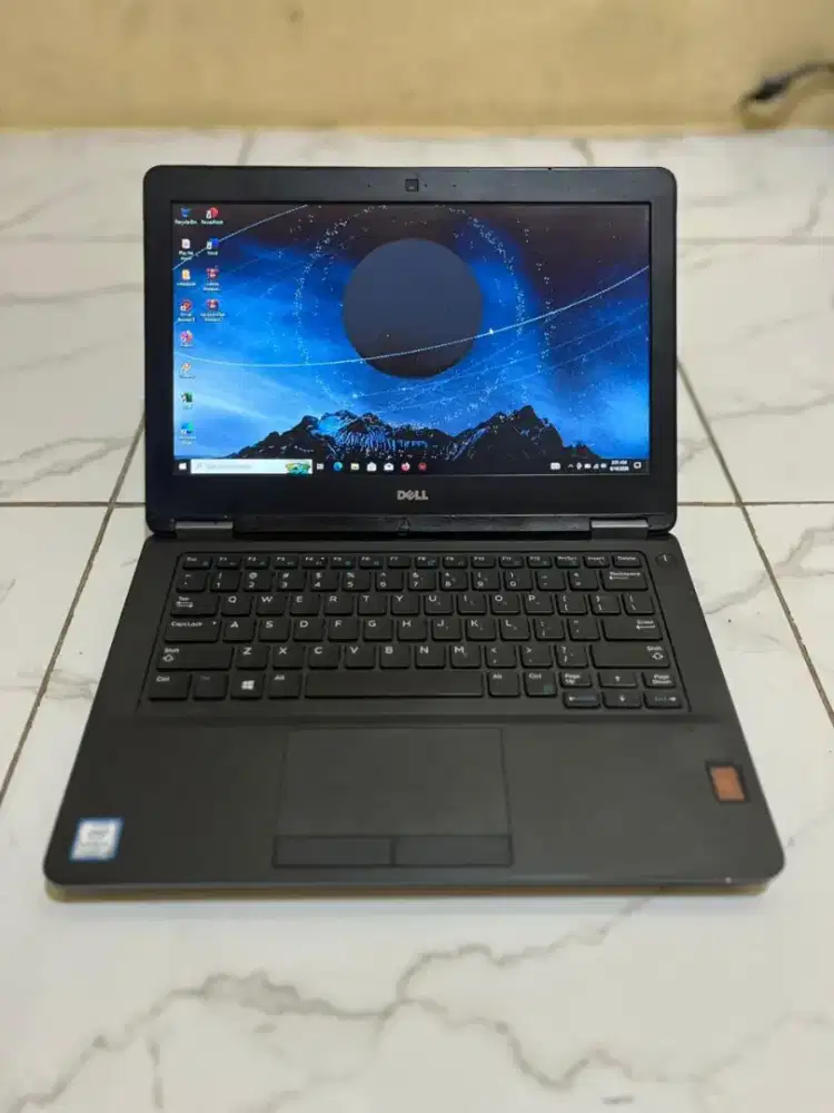DELL LATITUDE E5270 CORE i5 GEN 6 RAM 4GB SSD 128GB