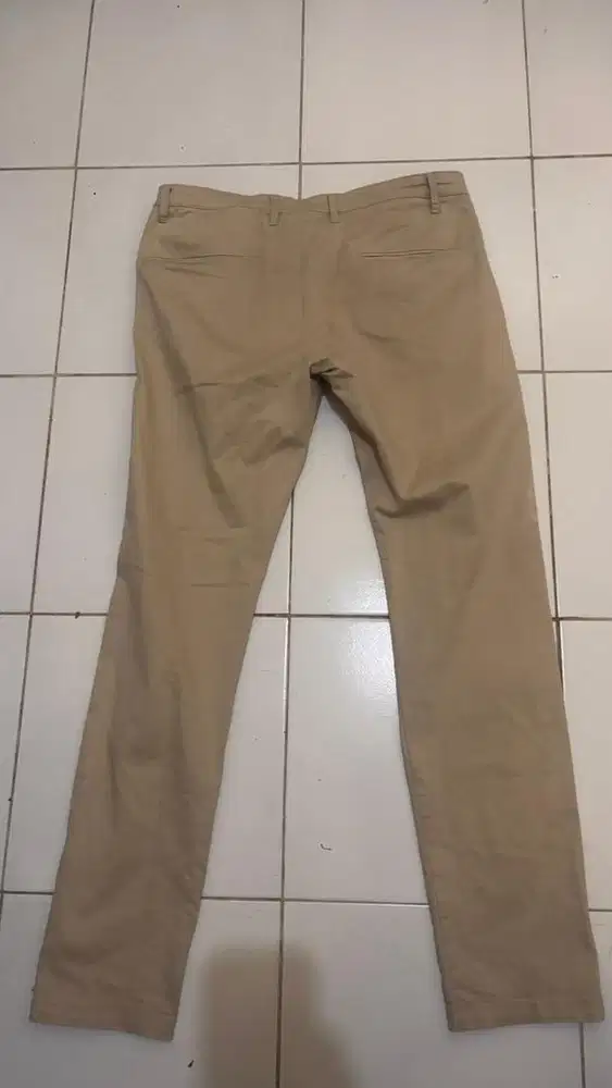 Celana cream fit