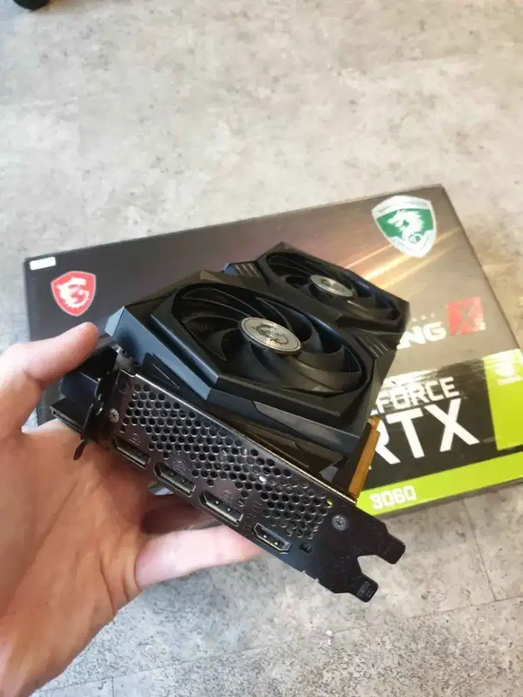 Vga msi gaming rtx 3060 12gb fullset no minus pemakaian sendiri