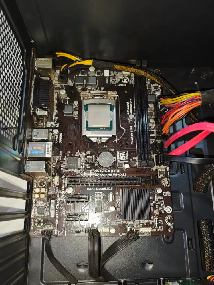 Paket Motherboard + Processor i7 4790