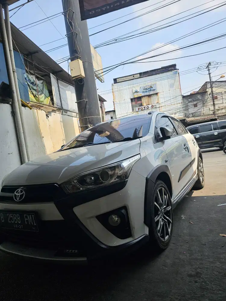 Toyota yaris heykers 2017 matic kilometer rendah