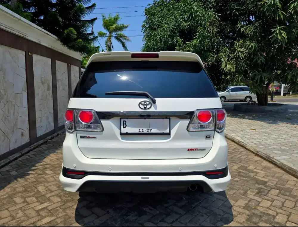 FORTUNER VNT TRD AT 2012