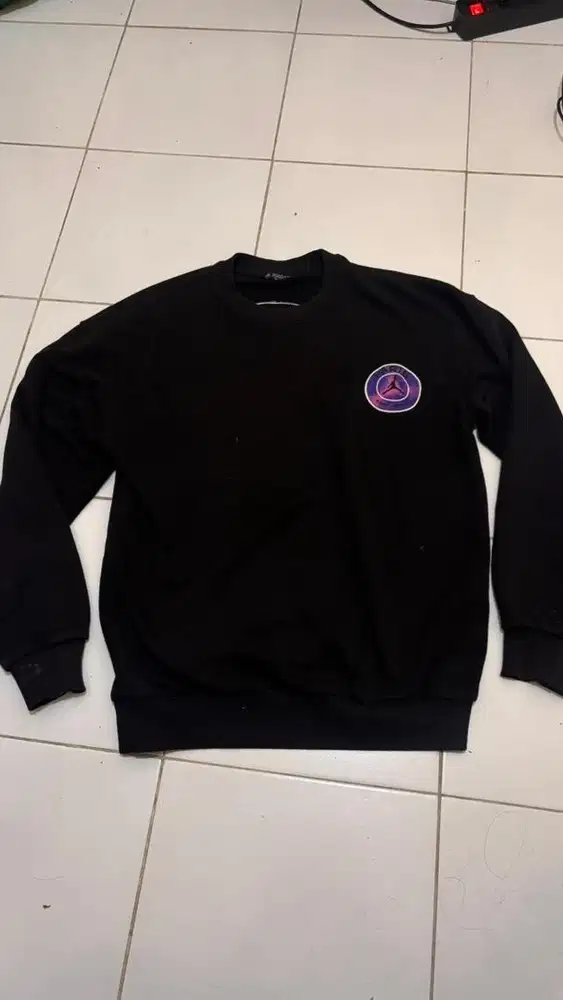 Sweater hitam air jordan