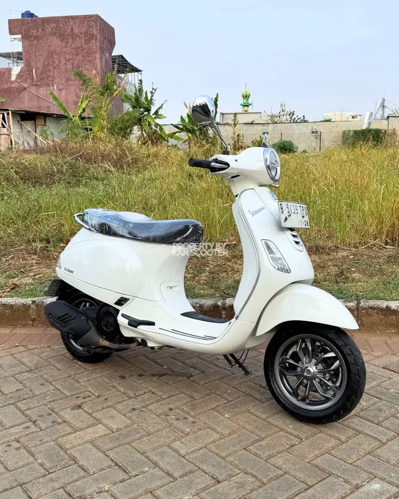 JUAL MURAH VESPA LX 125 iGET FACELIFT 2023 MULUS