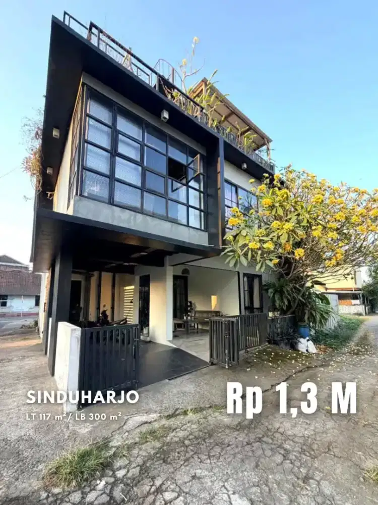 Dijual Rumah 3 Lantai dengan Rooftop dekat Jalan Kaliurang Km 11