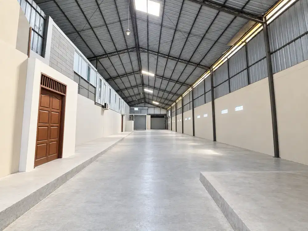 Dijual Gudang Lokasi Strategis Di jalan utama Jl. Jendral Sudirman Ungaran