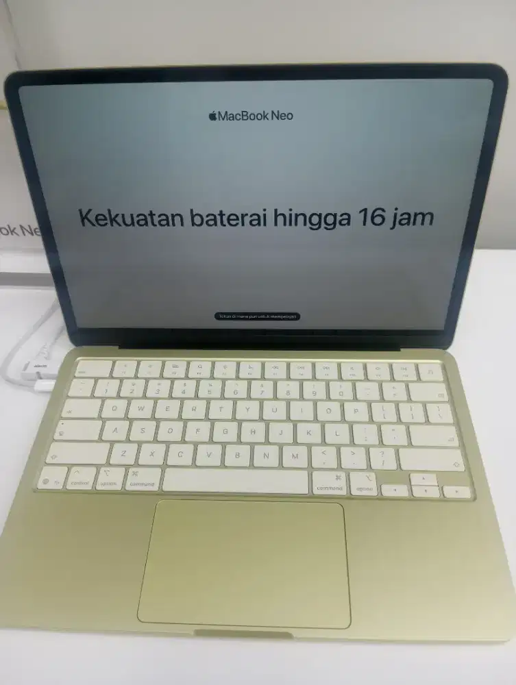 MacBook neo 256