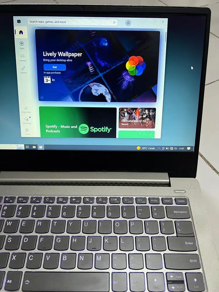 Lenovo ideapad 330S 14IKB  inteli5 8250 Vga2GB Ram8Gb Ssd256gb hdd 1tb