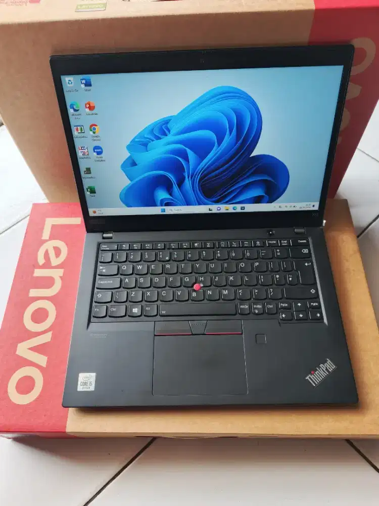 Lenovo Thinkpad X13 Gen1 core i5-10 ram 16Gb SSD 256 Ts Masi mulus