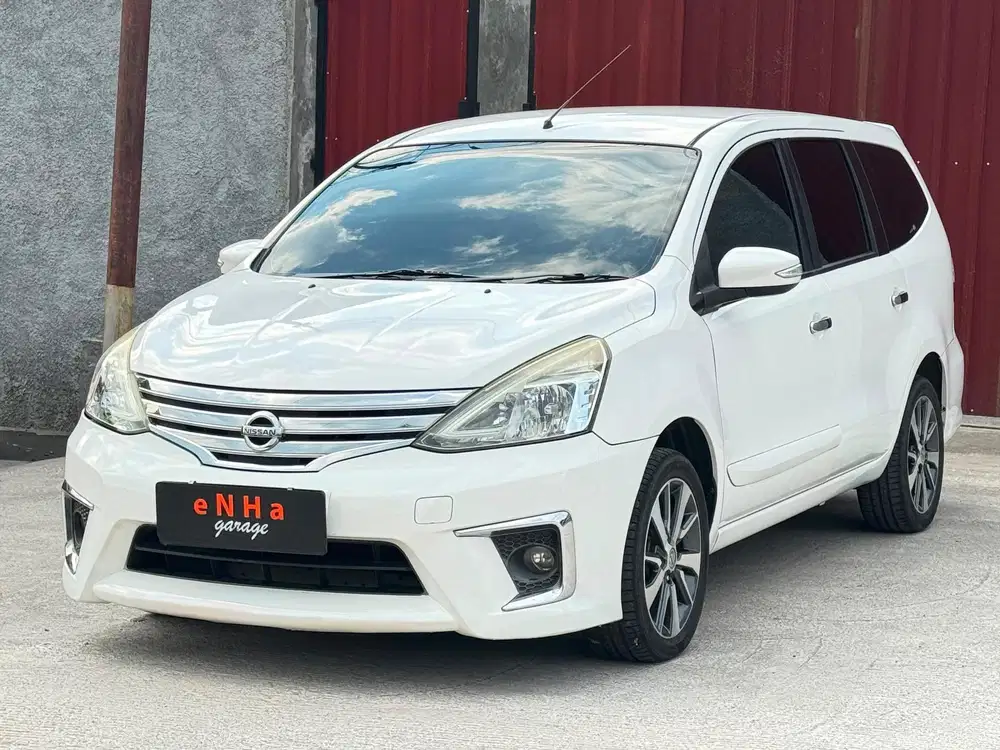 DP 16 JT.. GRAND LIVINA XV Hws 1.5 A/T 2018.. eNHa garage Semarang..