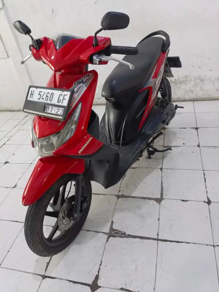 beat carbu 2011 merah