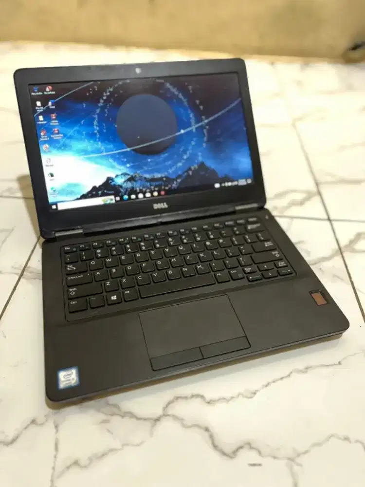 DELL LATITUDE E5270 CORE i5 GEN 6 RAM 4GB SSD 128GB