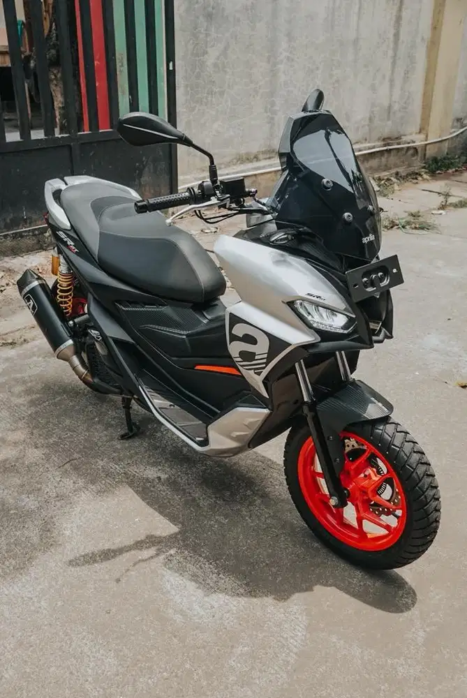 APRILIA SR GT 200 SPORT 2022/2023 LOW KM