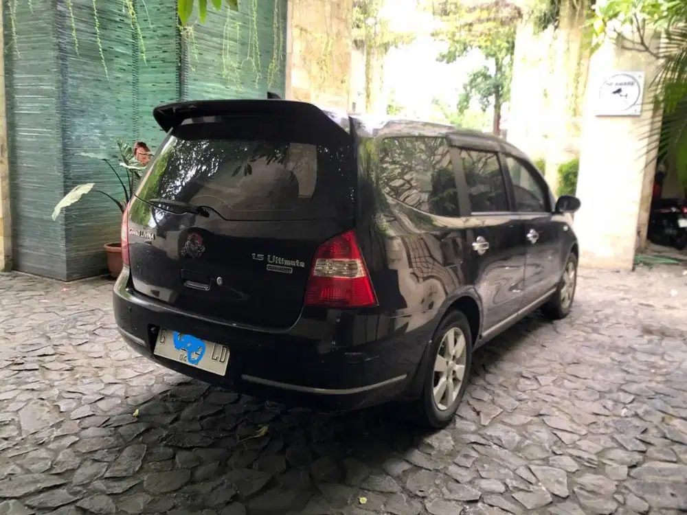 Grand Livina 2010
