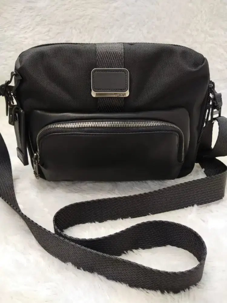 Luxury TUMI slingbag mewah banget dan sangat elegan