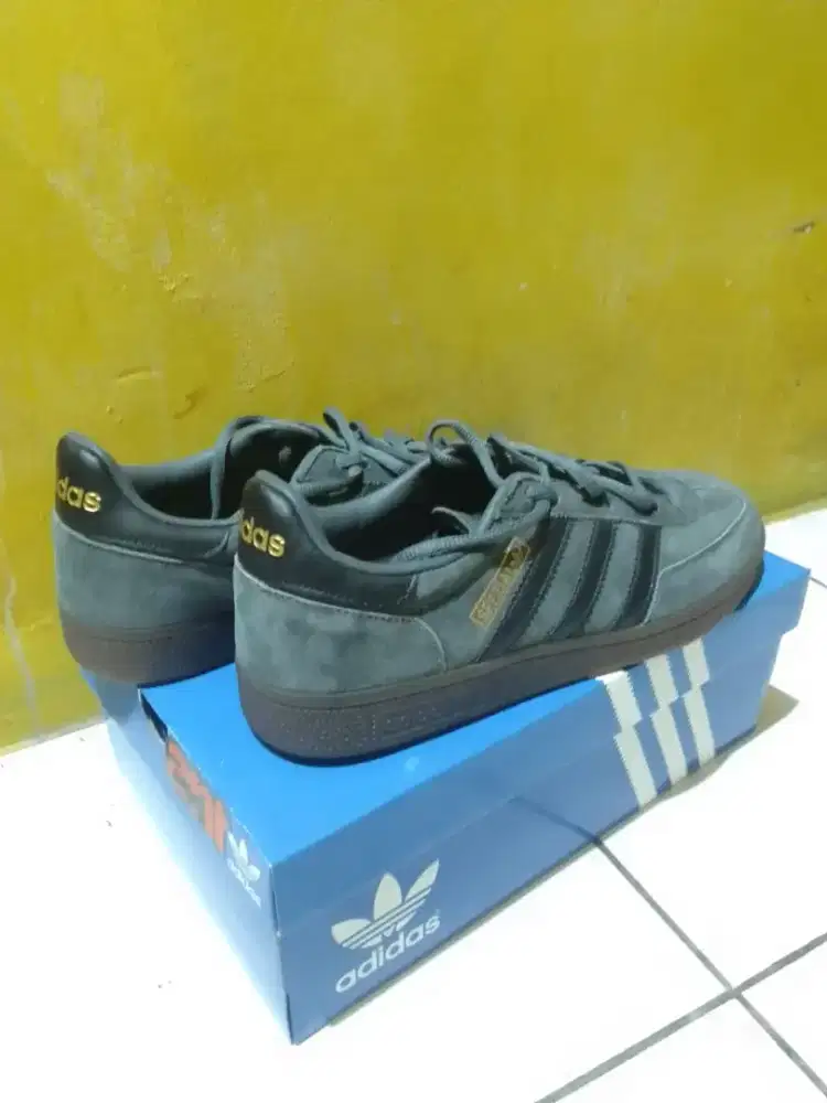 Sepatu Adidas spezial