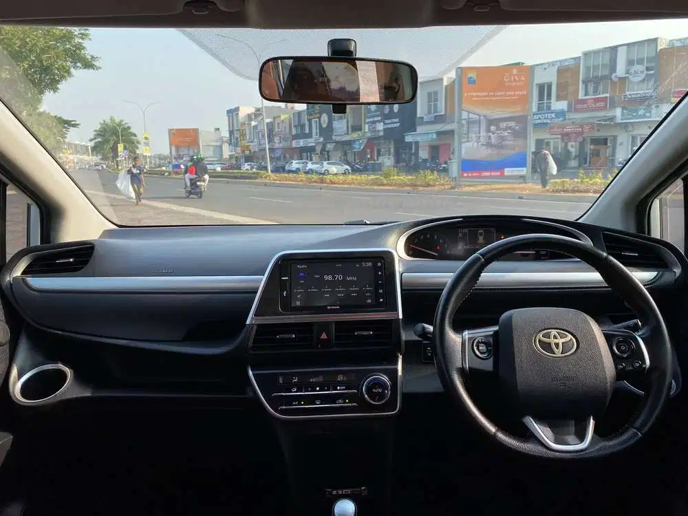 Toyota Sienta Q Matic 2016 Warna Putih Istimewa Siap Pakai TDP 10jt