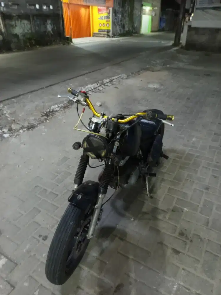Motor custom basic thunder 125