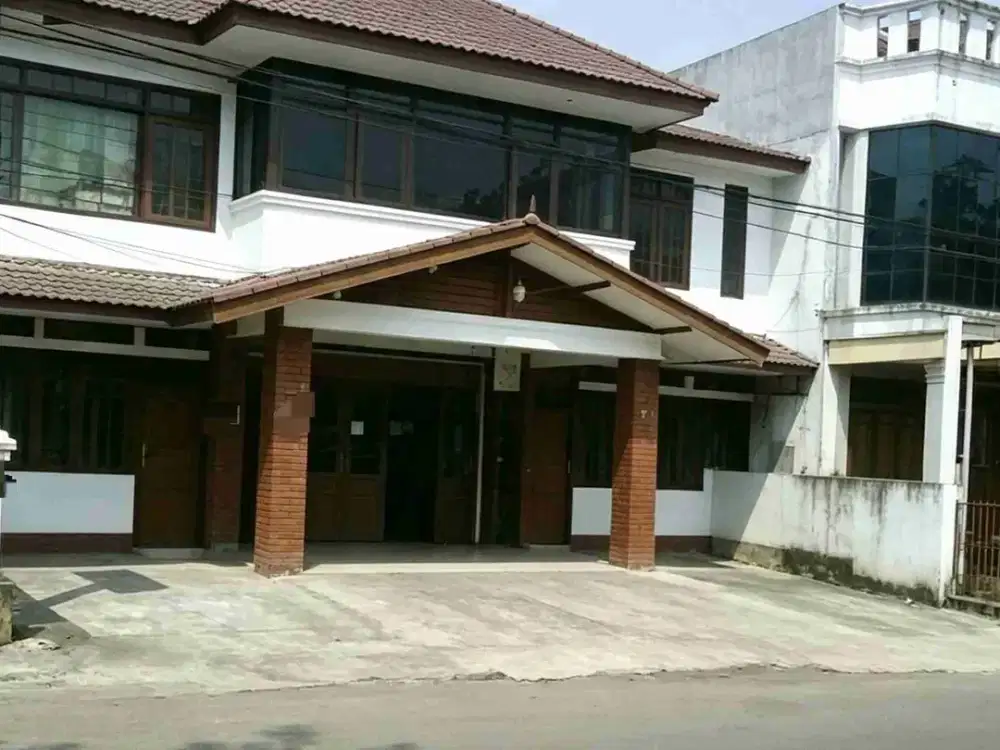 Disewakan Rumah Atau Ruang Usaha Eks Rumah Makan Di Duren Sawit. Jakarta Timur

Spesifikasi :
Luas Tanah : 274 m²         
Luas Bangunan : 310 m²
2 Lantai
5 Kamar Tidur (1 di lt. 1 dan 4 di lt. 2)
3 Kamar Mandi (1 di lt. 1 dan 2 di lt. 2)
Listrik : 16500