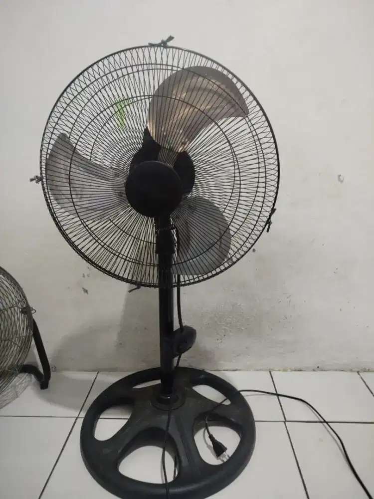 Kipas angin besi Miyako 16 inch