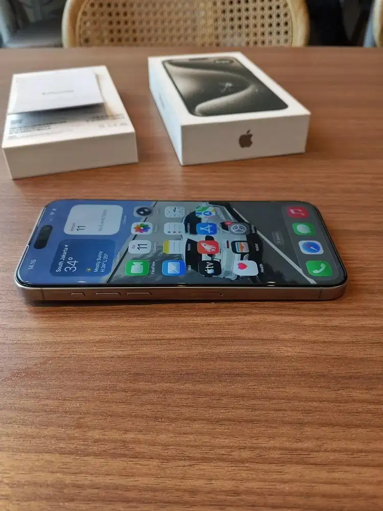 iPhone 15 Pro Max 256GB Garansi Resmi iBox BH 70% Natural Titanium