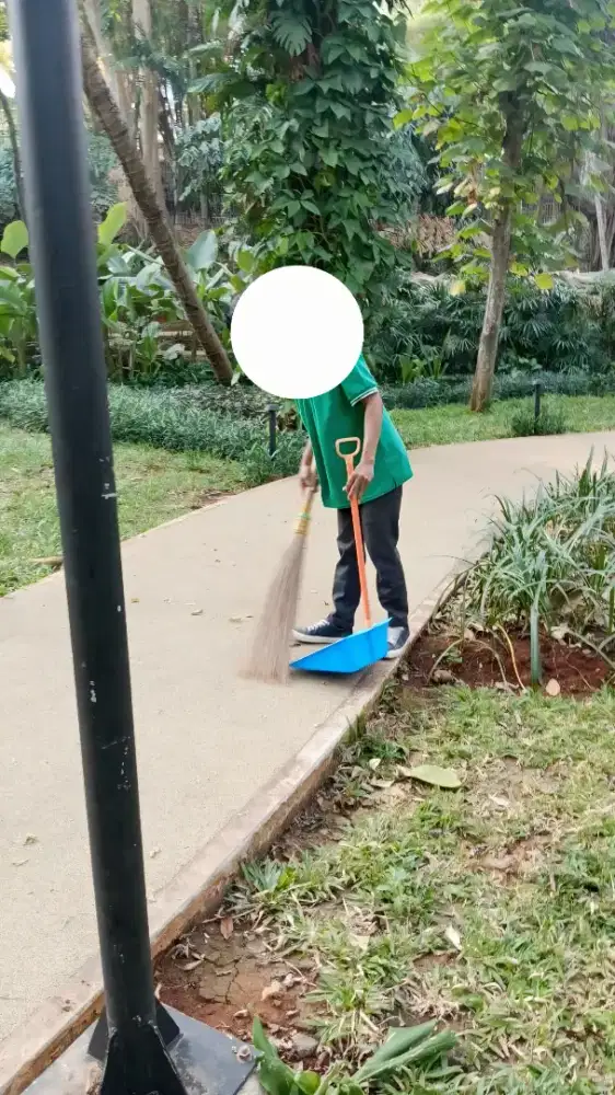DIBUTUHKAN GARDENER / TUKANG TAMAN