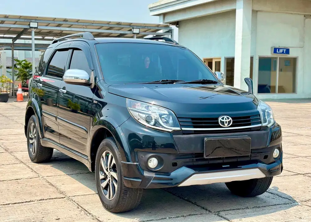 TOYOTA RUSH TRD AT 2017 HITAM ISTIMEWA NIK 2016 MATIC