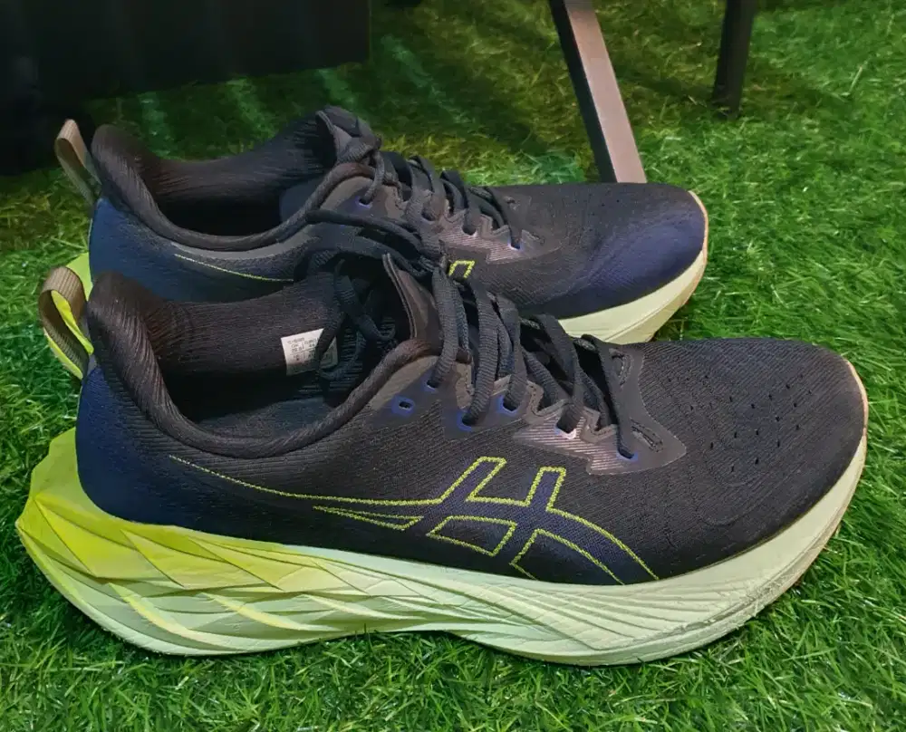 Sepatu assics novablas 4 size 44