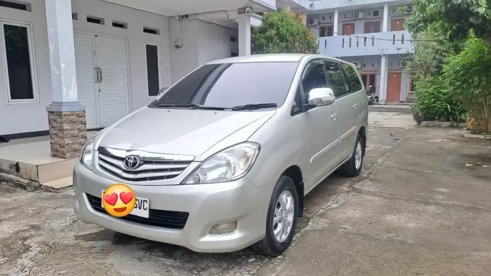 Toyota kijang inova G matik 2010 terawat bergaransi cash kredit