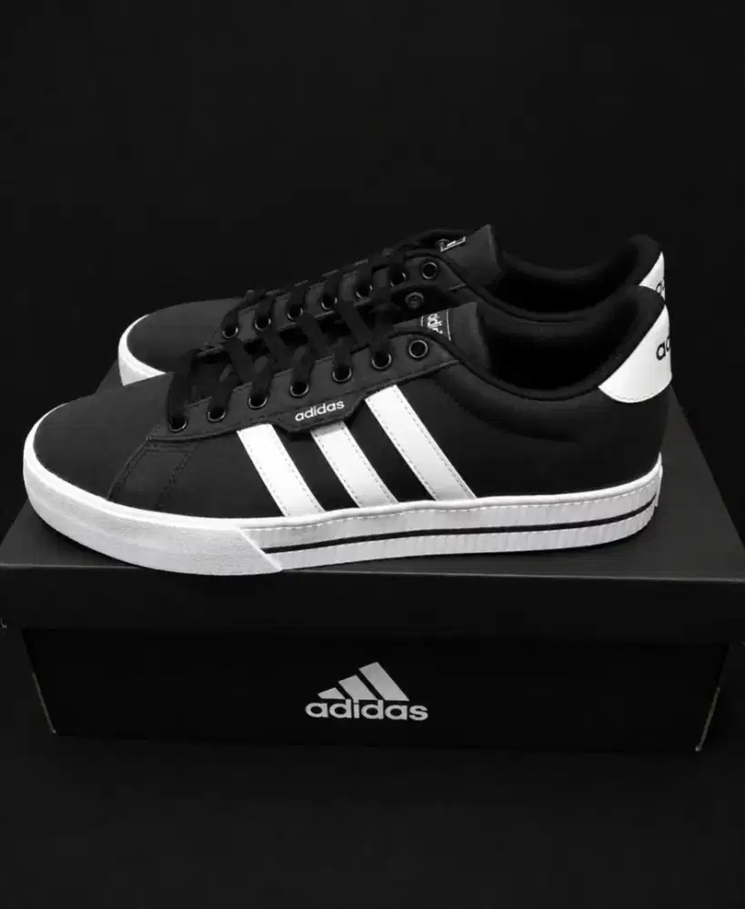 Sepatu adidas original size 44