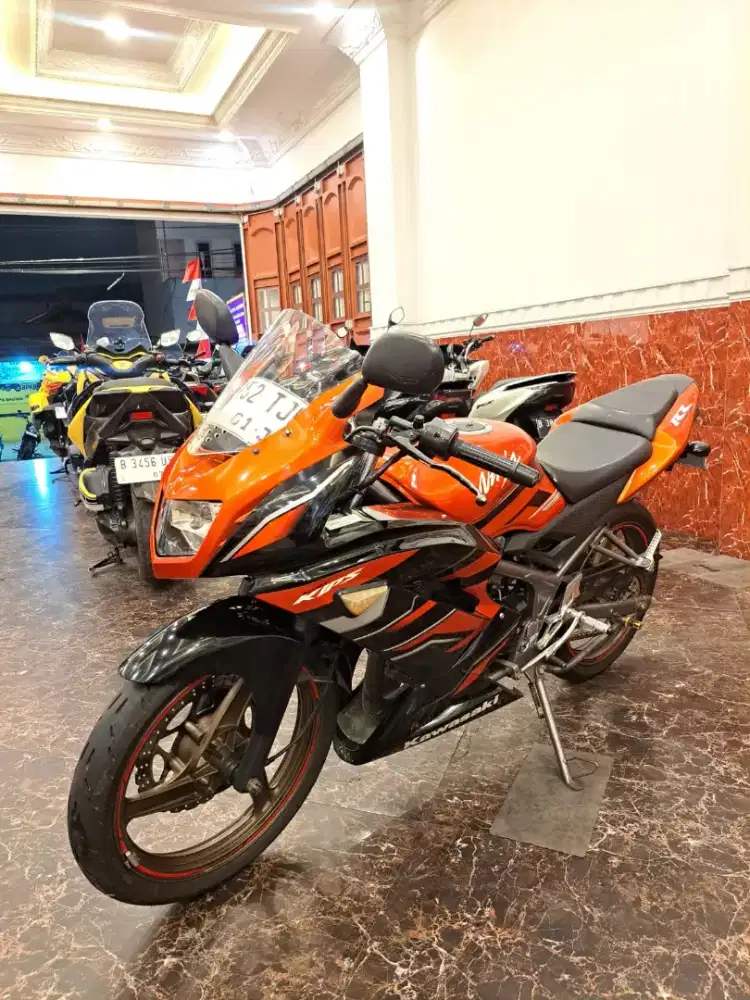 DIJUAL CEPAT NINJA 150R SUPERKIPS TH 2015 SURAT LENGKAP MESIN HALUS