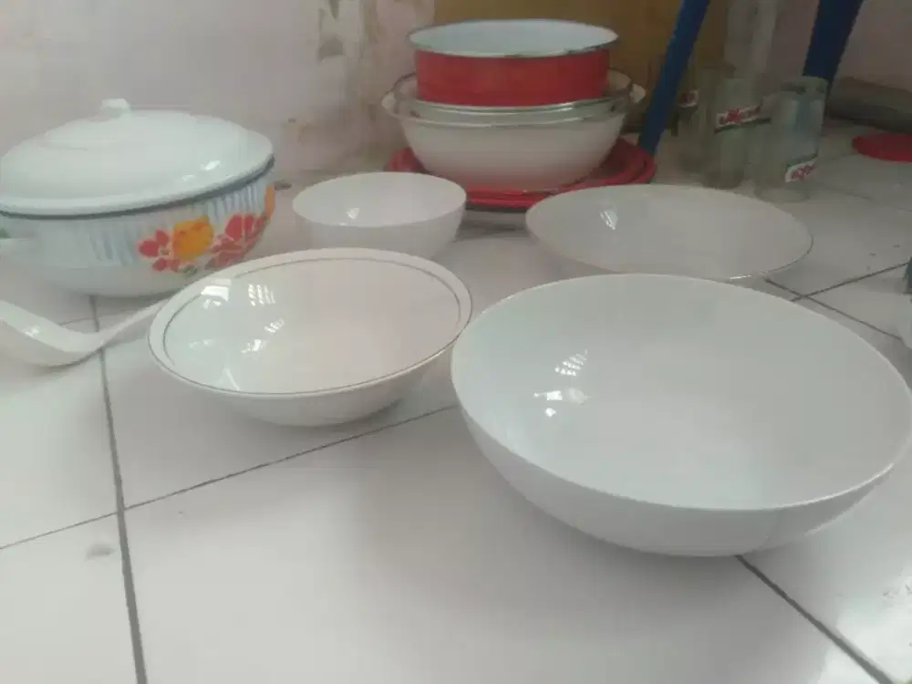 Mangkok makan besar, dan lain lain