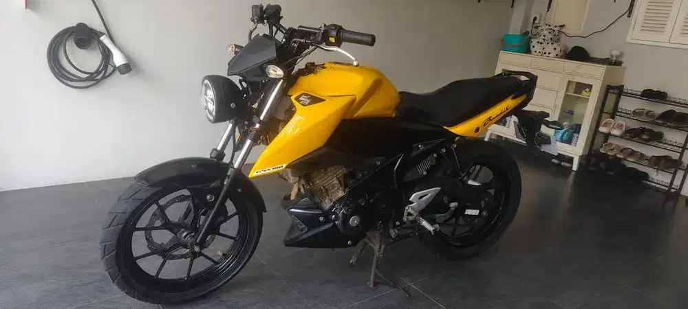 suzuki GSX 150 keren kuning