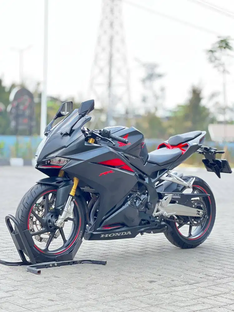 HONDA CBR 250RR OLD NON ABS 2017 HITAM KM RENDAH PAJAK PANJANG MULUS