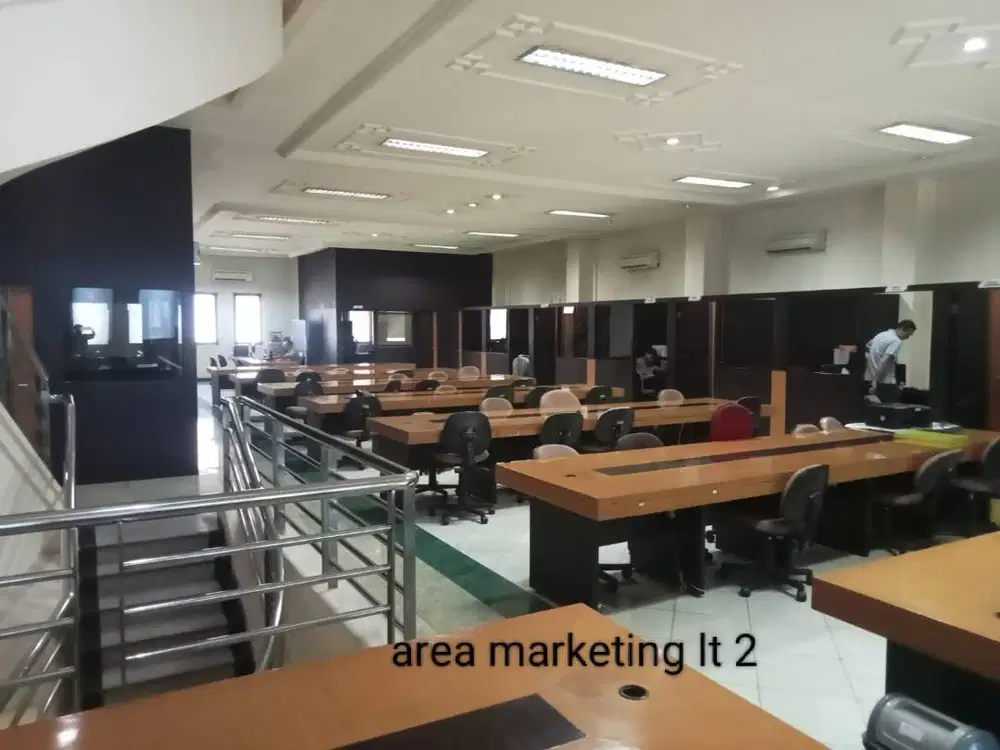 Dijual Bangunan Komersial 4 Lantai Surabaya Pusat Siap Pakai