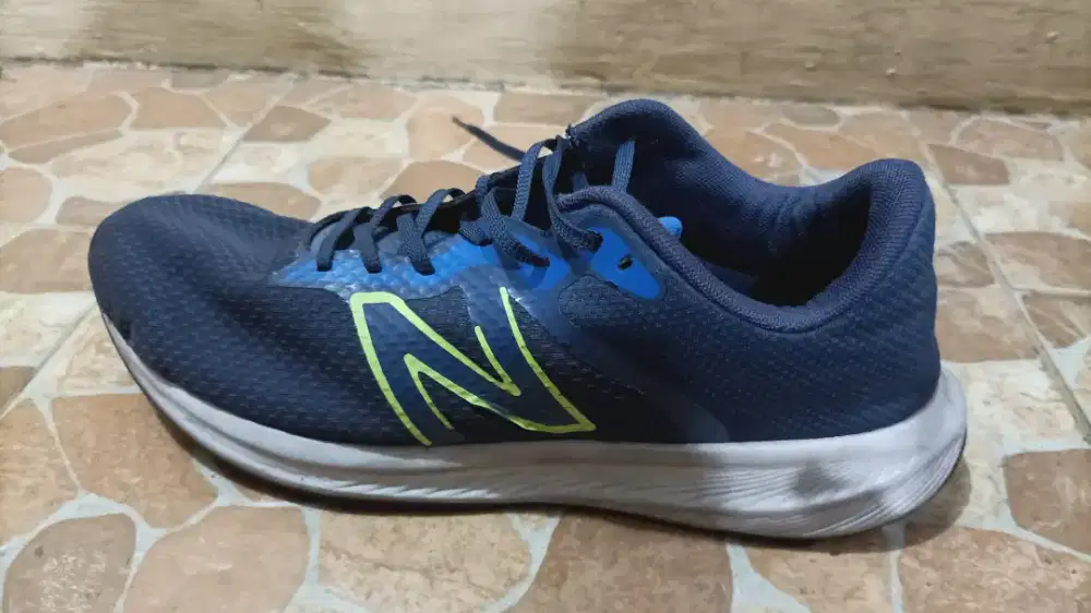Sepatu New Balance